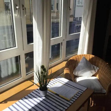 Perfectly Downtown / Mitten Im Geschehen דירה *